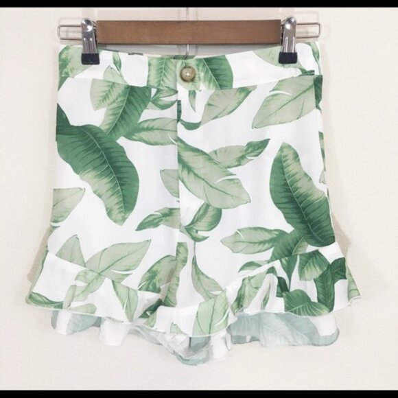 Show Me Your MuMu "Palmtini" Print White and Green Ruffled Resort Avery Shorts M - Picture 2 of 11
